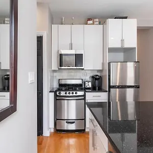Renovated Lower Eastside 2br Washer Dryer Apartment New York
