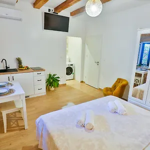 Mana Centre Apartment